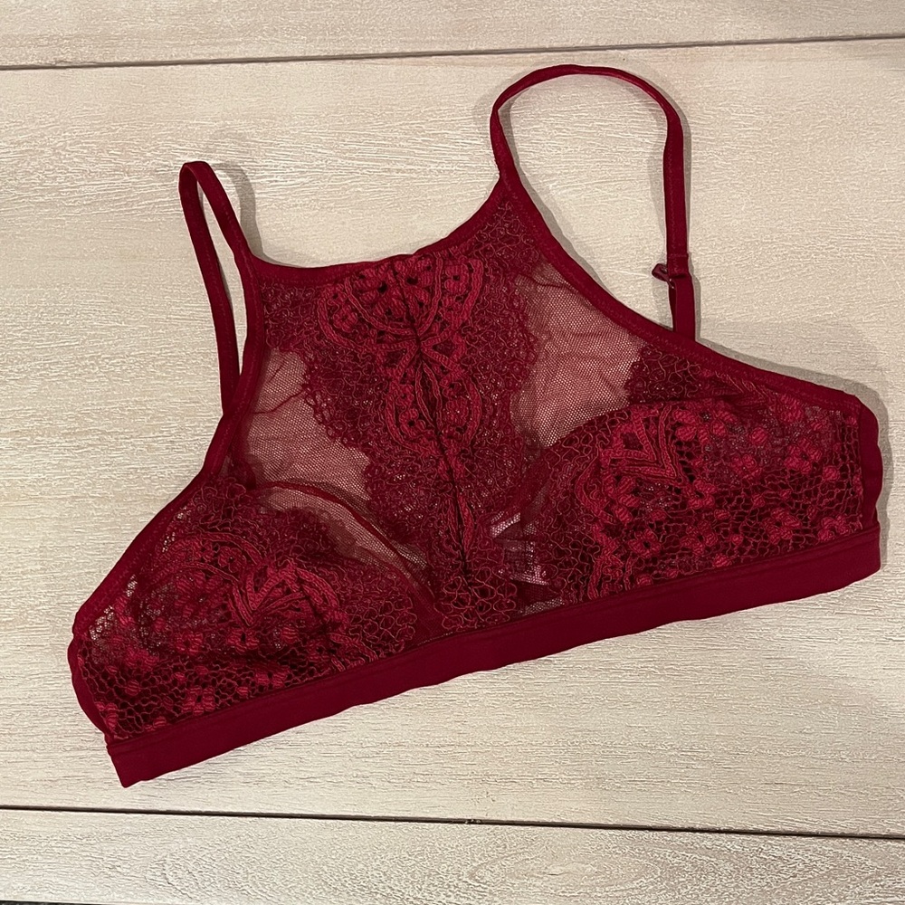 Victoria’s Secret Body by Victoria crimson lace bralette